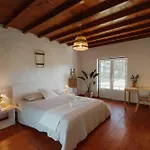 Nana House Ericeira - Yoga & Surf Lodge *
