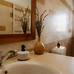 Nana House Ericeira - Yoga & Surf 山林小屋