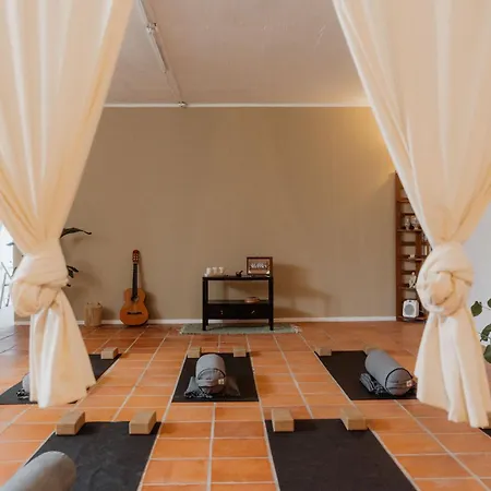 Orman Evi Nana House Ericeira - Yoga & Surf