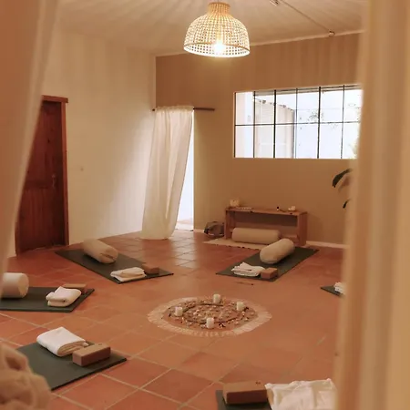 Alojamento de Turismo Selvagem Nana House Ericeira - Yoga & Surf Santo Isidoro